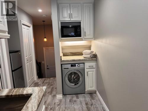 105 Wellington Street S, Gravenhurst (Muskoka (S)), ON - Indoor Photo Showing Laundry Room