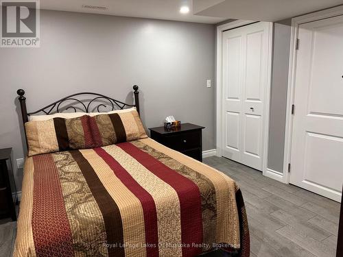 105 Wellington Street S, Gravenhurst (Muskoka (S)), ON - Indoor Photo Showing Bedroom