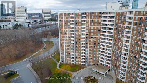 309 - 10 Edgecliff Golfway, Toronto, ON -  With Facade