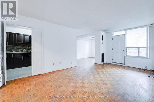 309 - 10 Edgecliff Golfway, Toronto, ON - Indoor Photo Showing Other Room