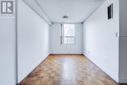 309 - 10 Edgecliff Golfway, Toronto, ON - Indoor Photo Showing Other Room