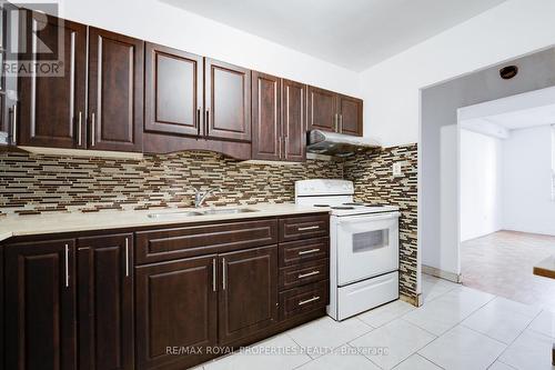 309 - 10 Edgecliff Golfway, Toronto, ON - Indoor Photo Showing Kitchen