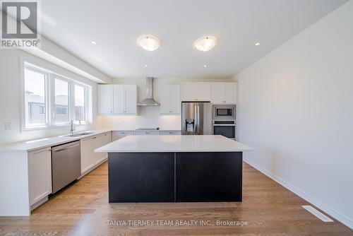 1211 Plymouth Drive, Oshawa, ON - Indoor Photo Showing Kitchen With Stainless Steel Kitchen With Upgraded Kitchen