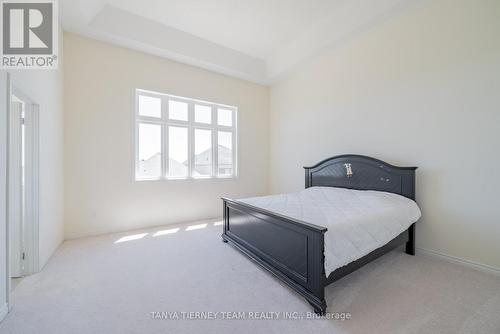 1211 Plymouth Drive, Oshawa, ON - Indoor Photo Showing Bedroom