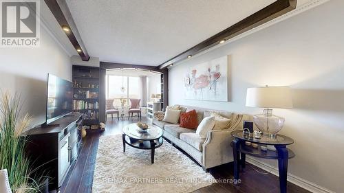 907 - 8501 Bayview Avenue, Richmond Hill, ON - Indoor Photo Showing Living Room