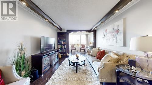 907 - 8501 Bayview Avenue, Richmond Hill, ON - Indoor Photo Showing Living Room