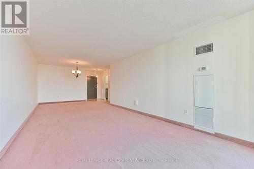 808 - 820 Burnhamthorpe Road, Toronto, ON - Indoor Photo Showing Other Room