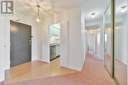 808 - 820 Burnhamthorpe Road, Toronto, ON - Indoor Photo Showing Other Room