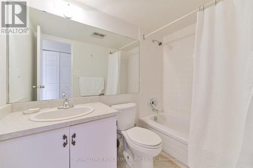 808 - 820 Burnhamthorpe Road, Toronto, ON - Indoor Photo Showing Bathroom