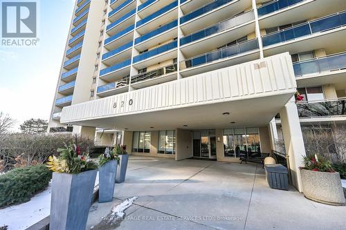 808 - 820 Burnhamthorpe Road, Toronto, ON - Outdoor With Balcony