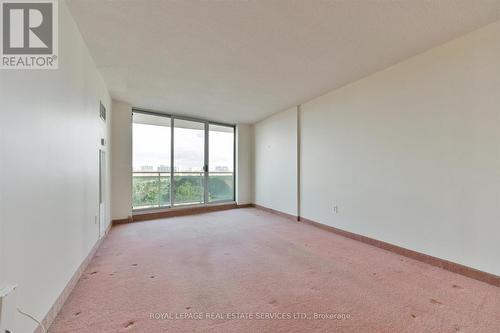 808 - 820 Burnhamthorpe Road, Toronto, ON - Indoor Photo Showing Other Room