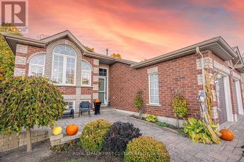 112 Crompton Drive, Barrie, ON - Outdoor