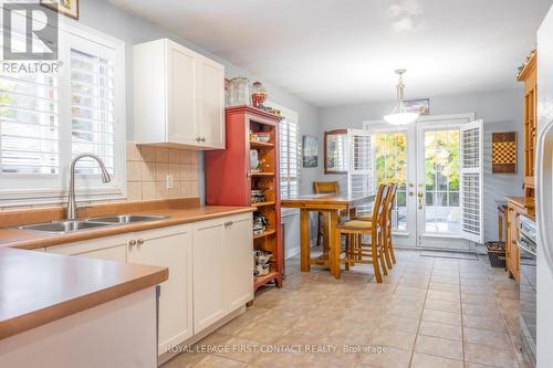 112 Crompton Drive, Barrie, ON - Indoor Photo Showing Kitchen With Double Sink