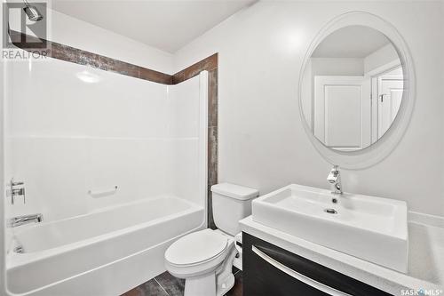 214 225 Maningas Bend, Saskatoon, SK - Indoor Photo Showing Bathroom