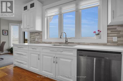 2217 Dauncey Crescent, London, ON - Indoor Photo Showing Kitchen