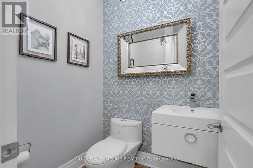 2217 Dauncey Crescent, London, ON - Indoor Photo Showing Bathroom