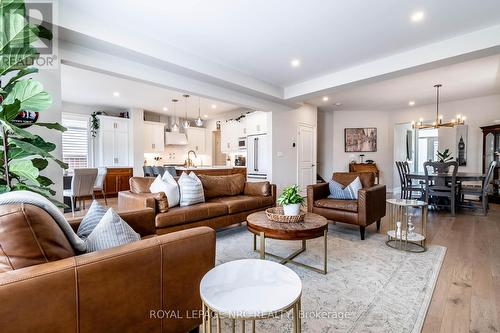 126 Susan Drive, Pelham (662 - Fonthill), ON - Indoor Photo Showing Living Room