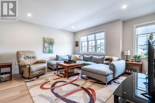 126 Susan Drive, Pelham (662 - Fonthill), ON - Indoor Photo Showing Living Room