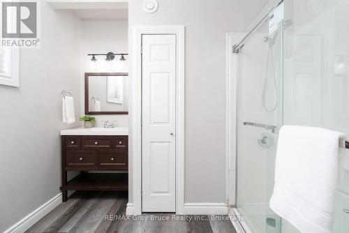 635 18Th Street E, Owen Sound, ON - Indoor Photo Showing Bathroom