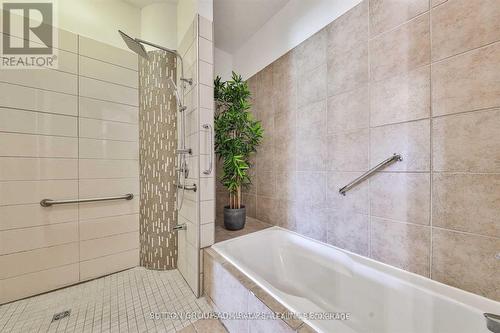 447 - 155 Dalhousie Street, Toronto, ON - Indoor Photo Showing Bathroom