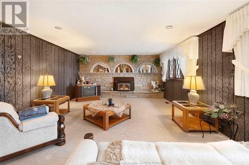 412 Mersea Rd 3, Leamington, ON - Indoor Photo Showing Living Room With Fireplace