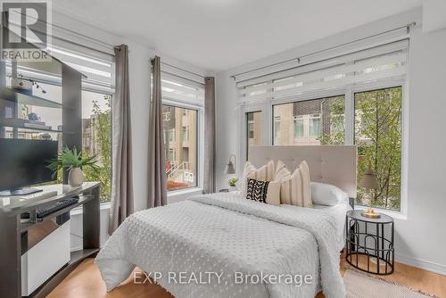 95 - 15 Applewood Lane, Toronto, ON - Indoor Photo Showing Bedroom