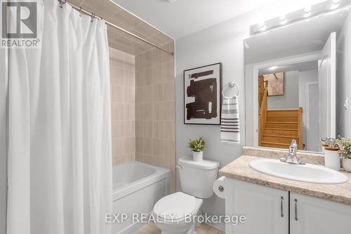 95 - 15 Applewood Lane, Toronto, ON - Indoor Photo Showing Bathroom