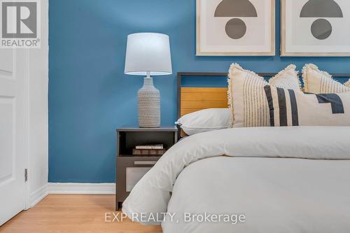 95 - 15 Applewood Lane, Toronto, ON - Indoor Photo Showing Bedroom