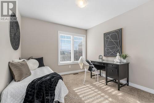 28 Pierre Trudeau Lane, Grimsby, ON - Indoor Photo Showing Bedroom