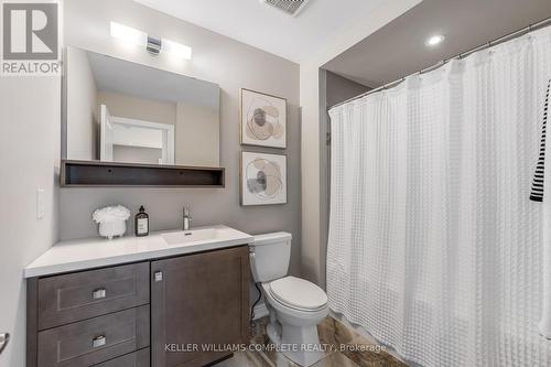 28 Pierre Trudeau Lane, Grimsby, ON - Indoor Photo Showing Bathroom