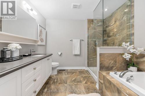 28 Pierre Trudeau Lane, Grimsby, ON - Indoor Photo Showing Bathroom