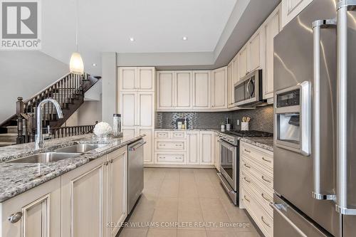 28 Pierre Trudeau Lane, Grimsby, ON - Indoor Photo Showing Kitchen With Double Sink With Upgraded Kitchen