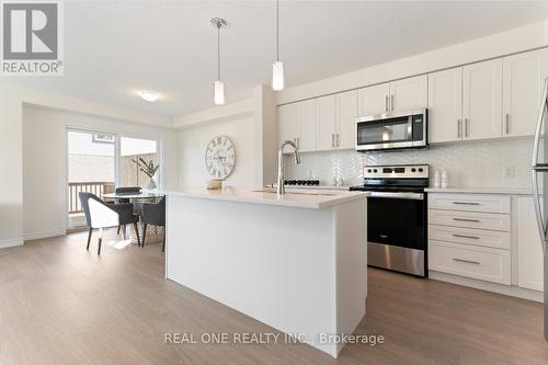 80 Harrison Drive, Cambridge, ON - Indoor Photo Showing Kitchen With Upgraded Kitchen