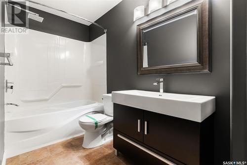 4026 Freeman Road E, Regina, SK - Indoor Photo Showing Bathroom