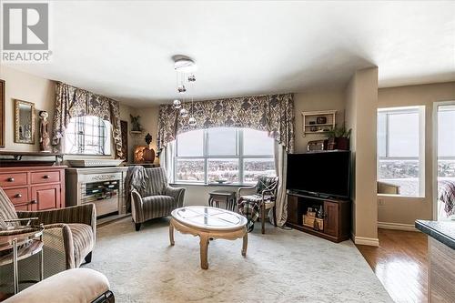 2000 Regent Street Unit# 1102, Sudbury, ON - Indoor Photo Showing Living Room