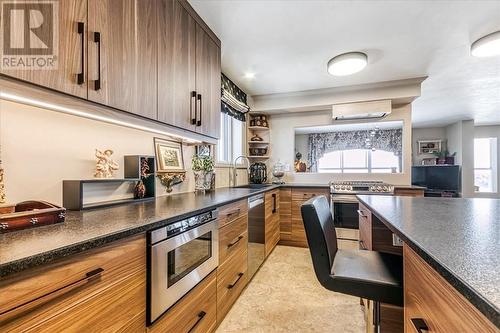 2000 Regent Street Unit# 1102, Sudbury, ON - Indoor Photo Showing Kitchen