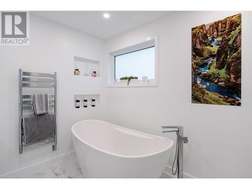 Updated family bathroom - 600 Welke Road, Kelowna, BC 