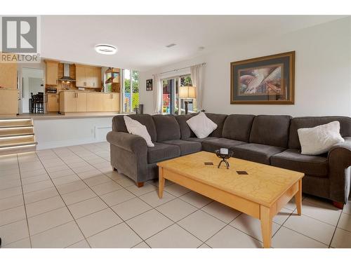 Family Room - 600 Welke Road, Kelowna, BC - Indoor Photo Showing Living Room