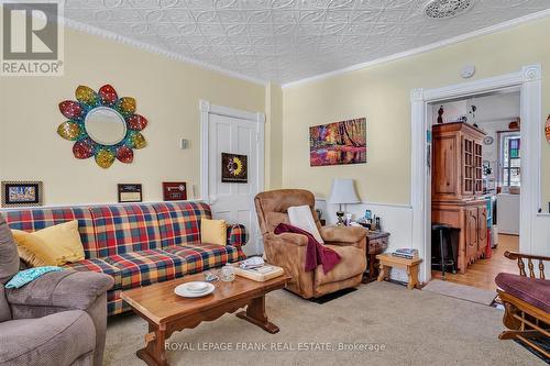 8 Ontario Street, Havelock-Belmont-Methuen (Havelock), ON - Indoor Photo Showing Living Room