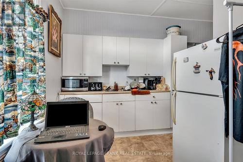 8 Ontario Street, Havelock-Belmont-Methuen (Havelock), ON - Indoor Photo Showing Kitchen