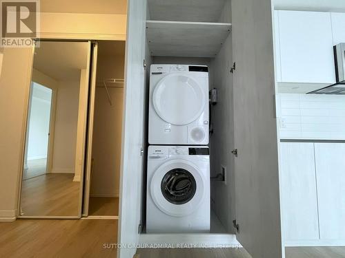 4029 - 28 Widmer Street, Toronto, ON - Indoor Photo Showing Laundry Room