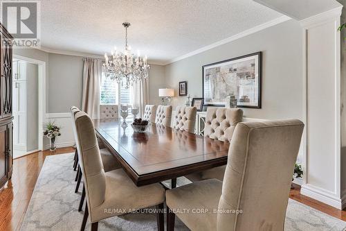 184 Warner Drive, Oakville, ON - Indoor Photo Showing Dining Room