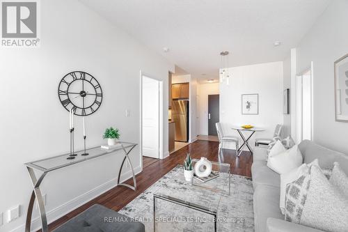 1904 - 60 Absolute Avenue, Mississauga, ON - Indoor Photo Showing Living Room