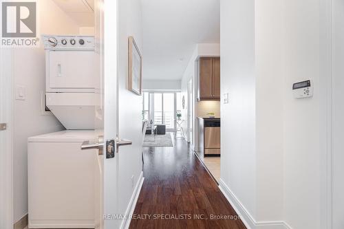 1904 - 60 Absolute Avenue, Mississauga, ON - Indoor Photo Showing Laundry Room