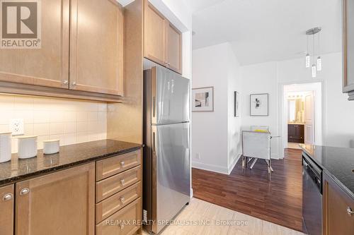 1904 - 60 Absolute Avenue, Mississauga, ON - Indoor Photo Showing Kitchen