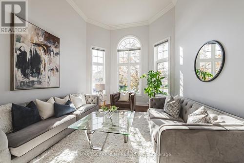 52 - 1150 Skyview Drive, Burlington, ON - Indoor Photo Showing Living Room