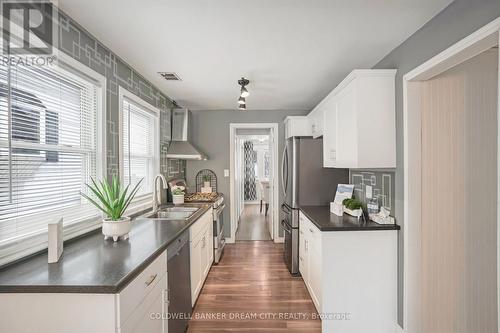 528 Upper Wentworth Street, Hamilton, ON - Indoor Photo Showing Kitchen