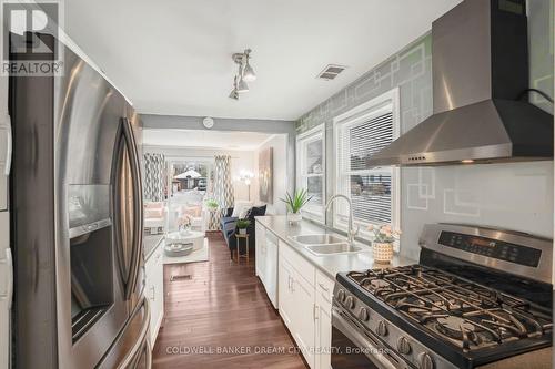 528 Upper Wentworth Street, Hamilton, ON - Indoor Photo Showing Kitchen With Double Sink