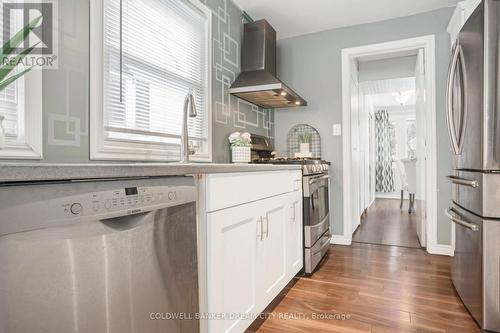 528 Upper Wentworth Street, Hamilton, ON - Indoor Photo Showing Kitchen