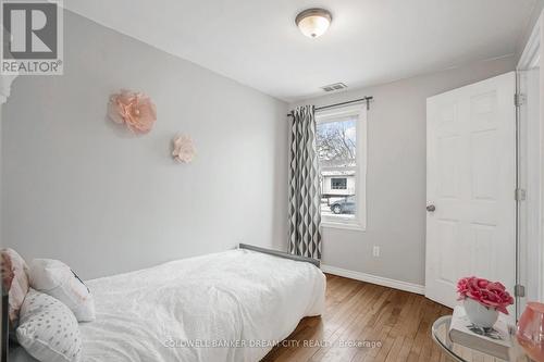 528 Upper Wentworth Street, Hamilton, ON - Indoor Photo Showing Bedroom